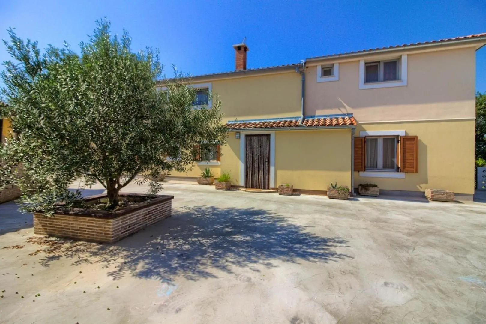 Ferienhaus Mit Privatpool Fuer 12 Personen Ca 150 Qm In Sisan, Istrien Suedkueste Von Istrien Sisan