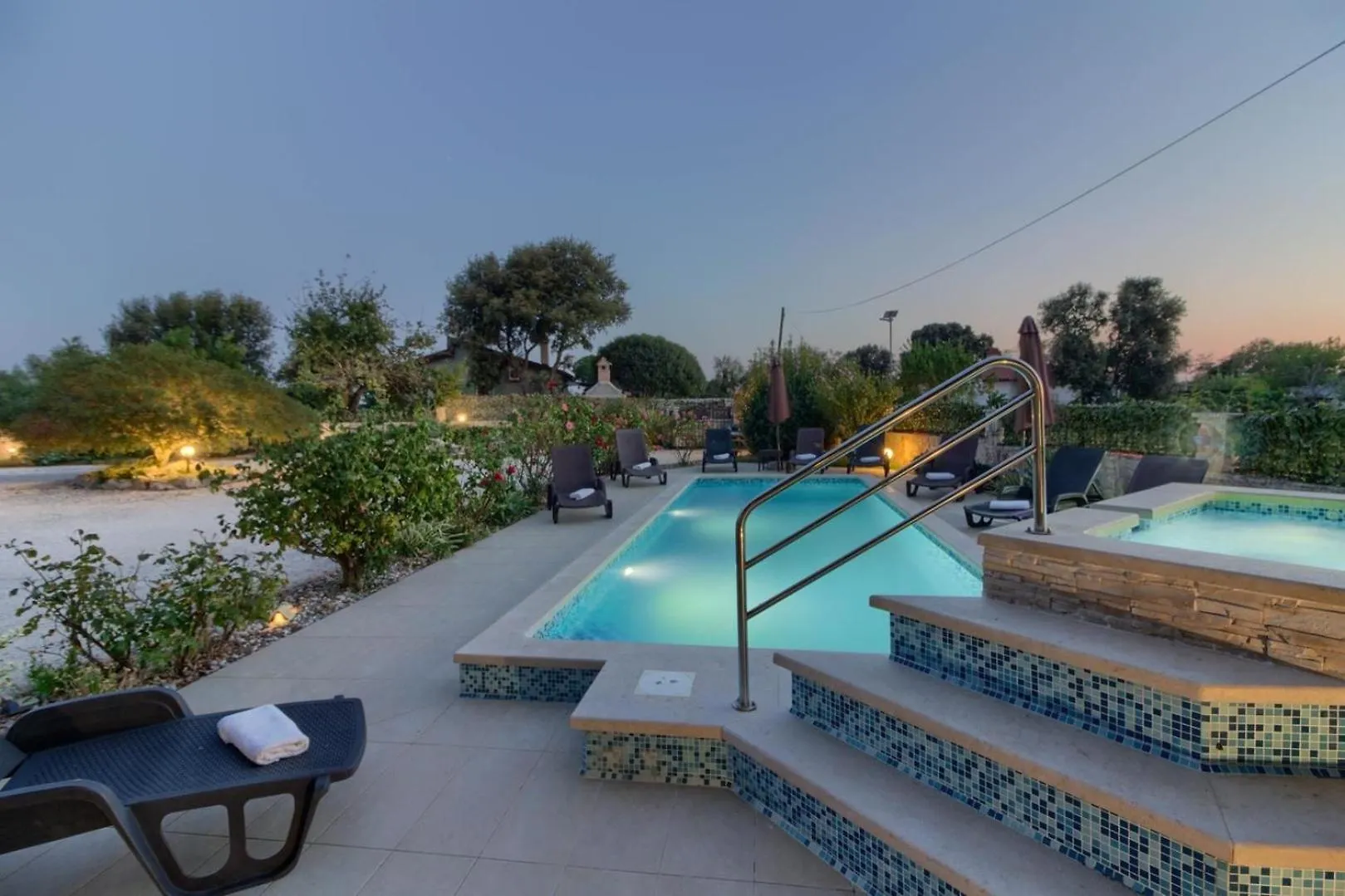 Ferienhaus Mit Privatpool Fuer 12 Personen Ca 150 Qm In Sisan, Istrien Suedkueste Von Istrien