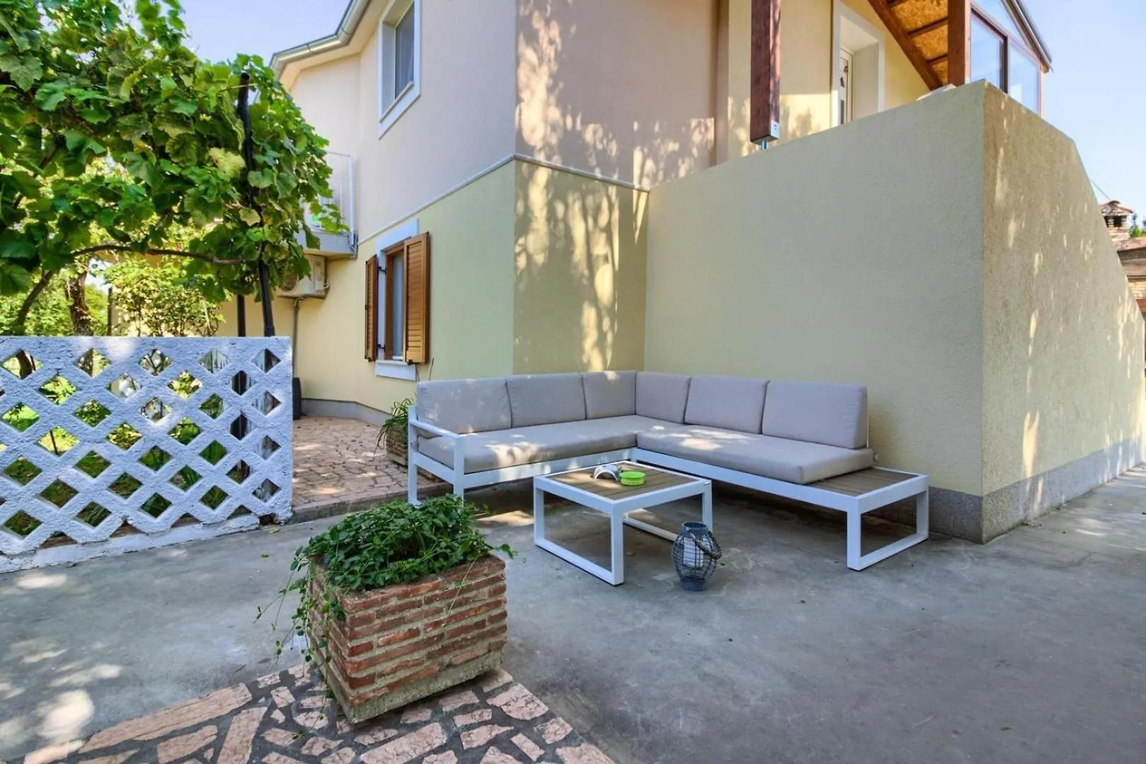 Ferienhaus Mit Privatpool Fuer 12 Personen Ca 150 Qm In Sisan, Istrien Suedkueste Von Istrien 0*, Sisan Croatia