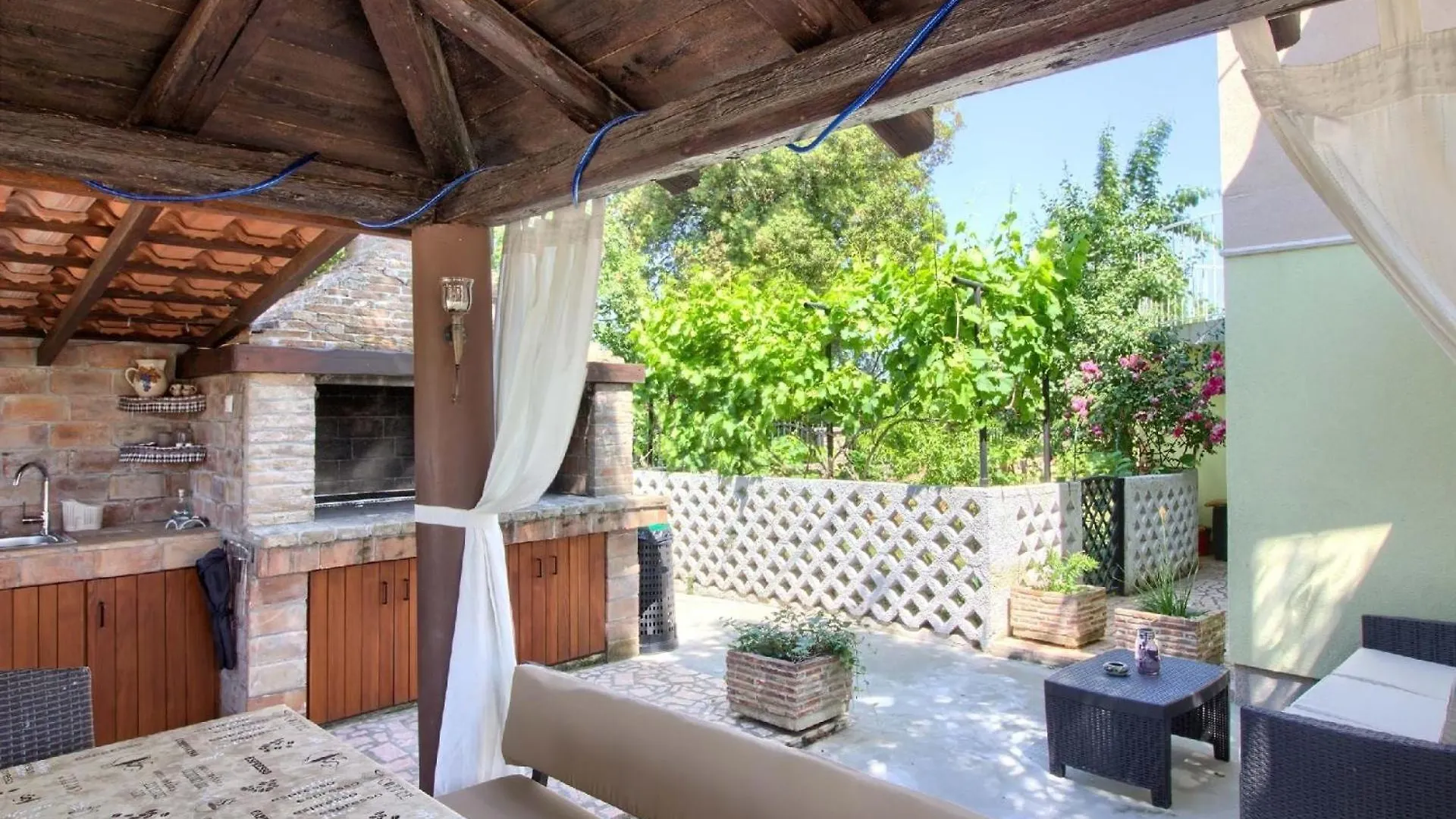 Ferienhaus Mit Privatpool Fuer 12 Personen Ca 150 Qm In Sisan, Istrien Suedkueste Von Istrien Holiday home